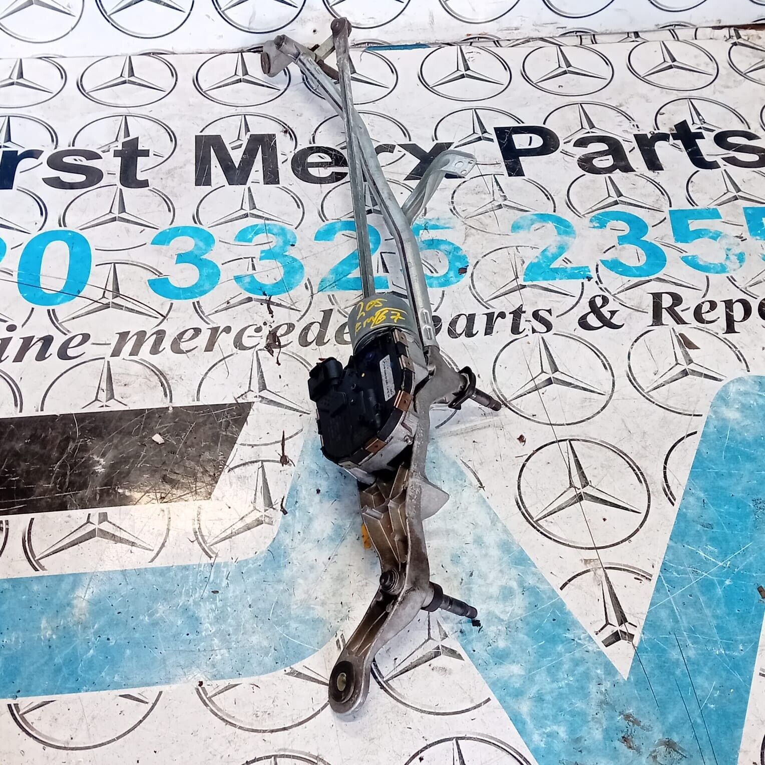 MERCEDES C-CLASS W205 2014-2018 FRONT WIPER MOTOR AND LINKAGE A2058200940