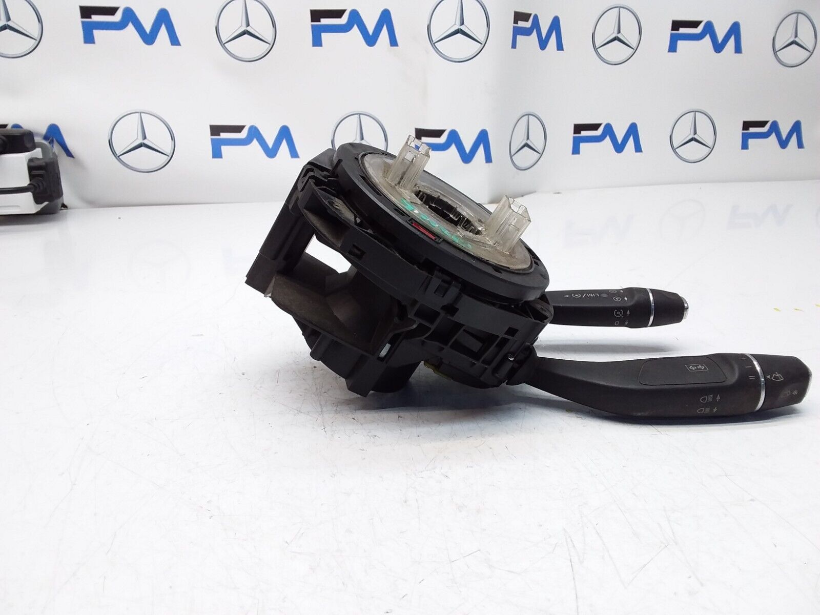 Mercedes  B-CLASS W246 INDICATOR/WIPER GEAR SELECT + SQUIB  2013 FM00538