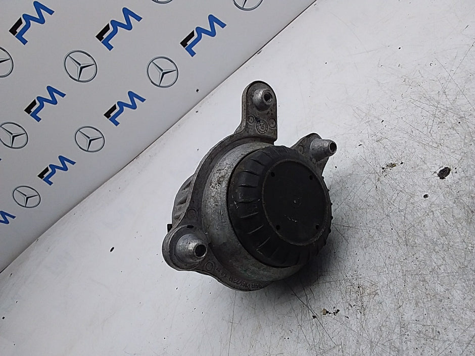 MERCEDES BENZ  E-CLASS  W213  ENGINE MOUNT RIGHT OS A2132400600 FMR344