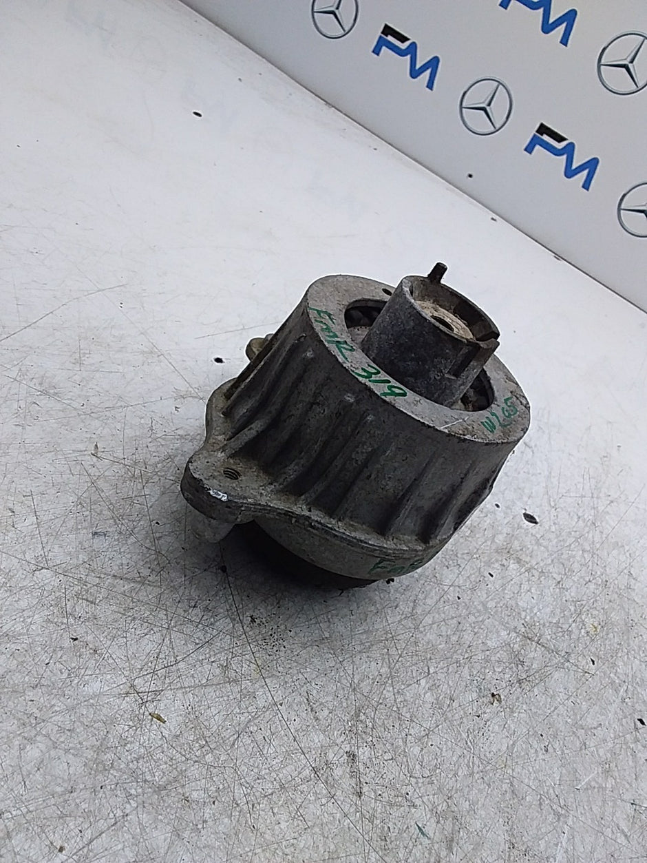 MERCEDES BENZ  C-CLASS W205  ENGINE MOUNT LEFT NS A2052406617 FMR319