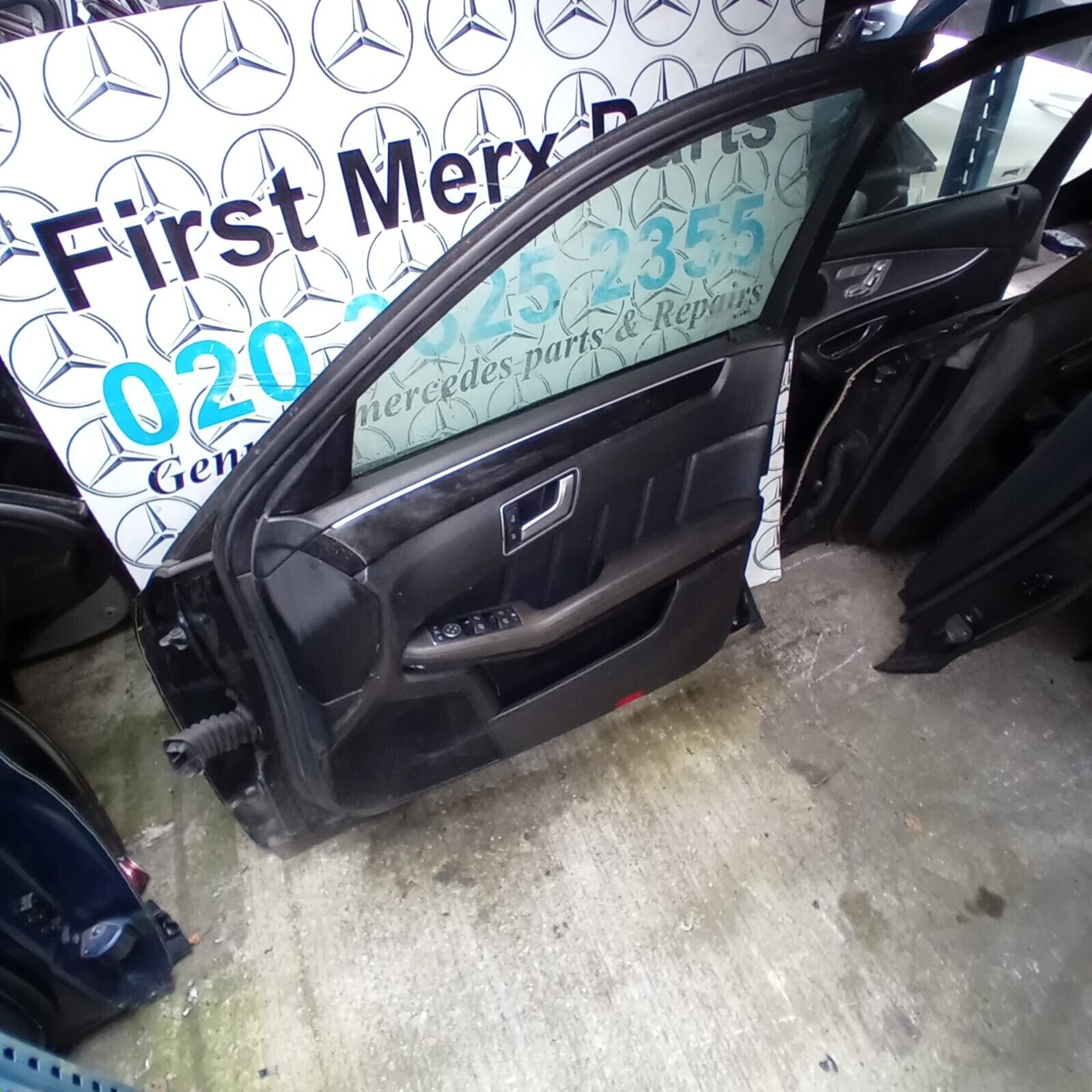MERCEDES BENZ E-CLASS W212 DRIVER SIDE FRONT DOOR ( OFF SIDE FRONT )