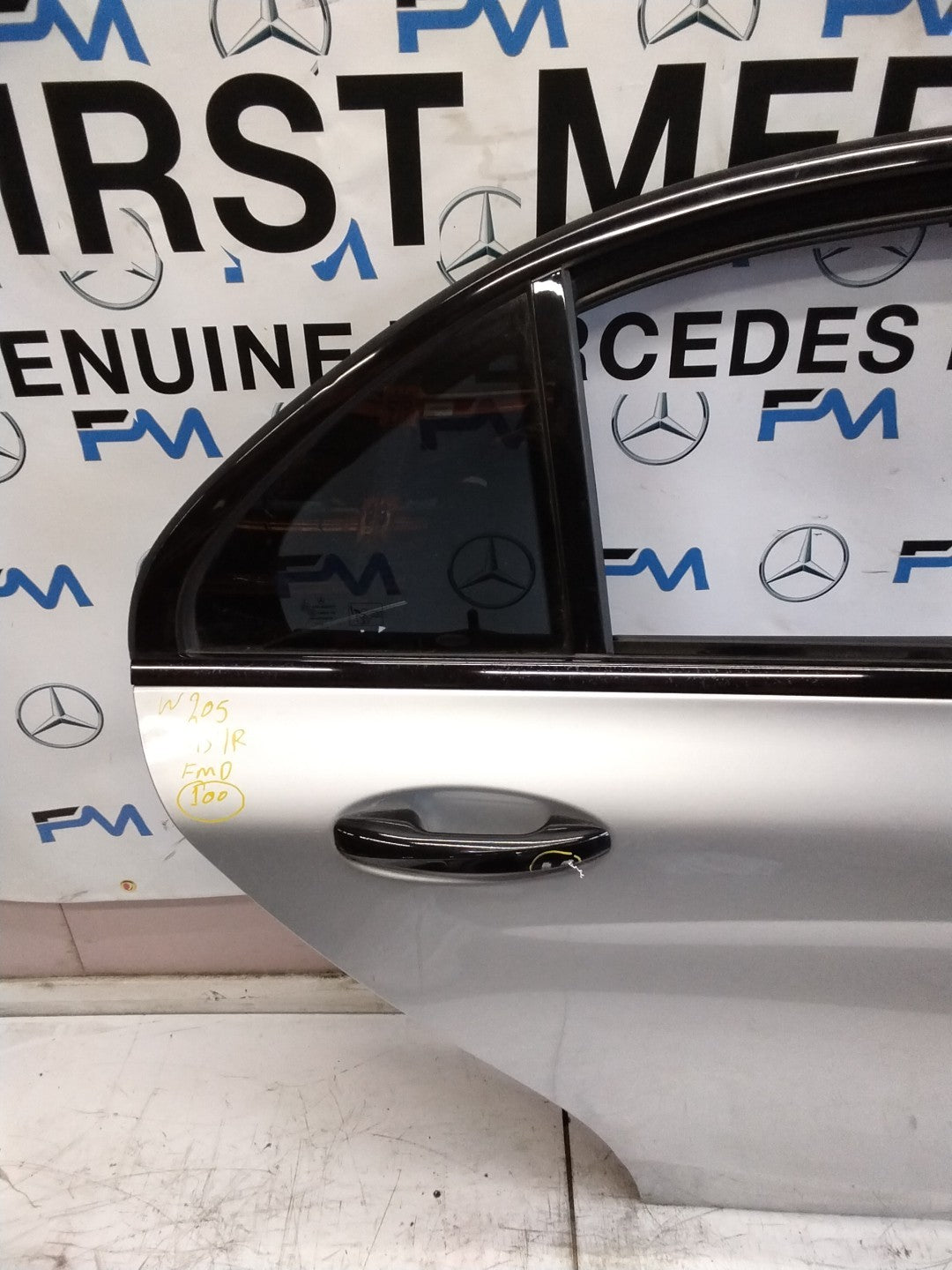 MERCEDES BENZ  C-CLASS W205 DRIVER SIDE REAR DOOR O/S/R COMPLETE SILVER FMD100