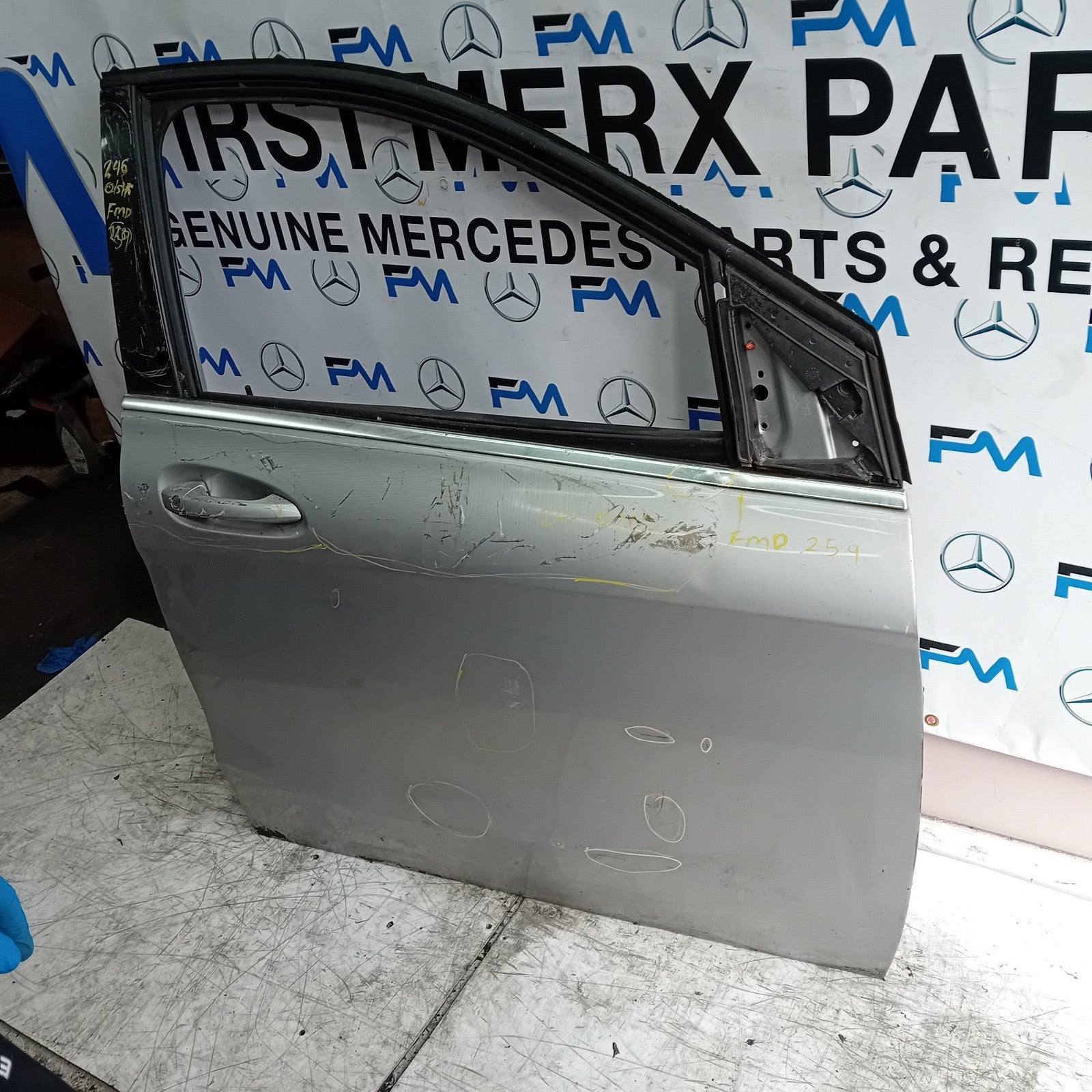 MERCEDES B-CLASS W246 DRIVER FRONT DOOR OSF SILVER  2012-19 COMPLETE FMD259