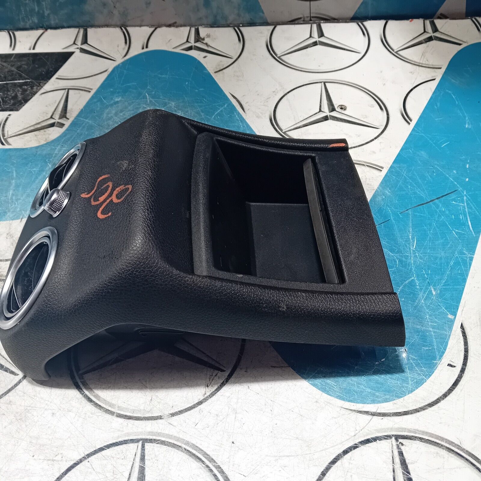 MERCEDES-BENZ GLC CLASS W253 REAR CENTER CONSOLE/AIR VENT a2056800491