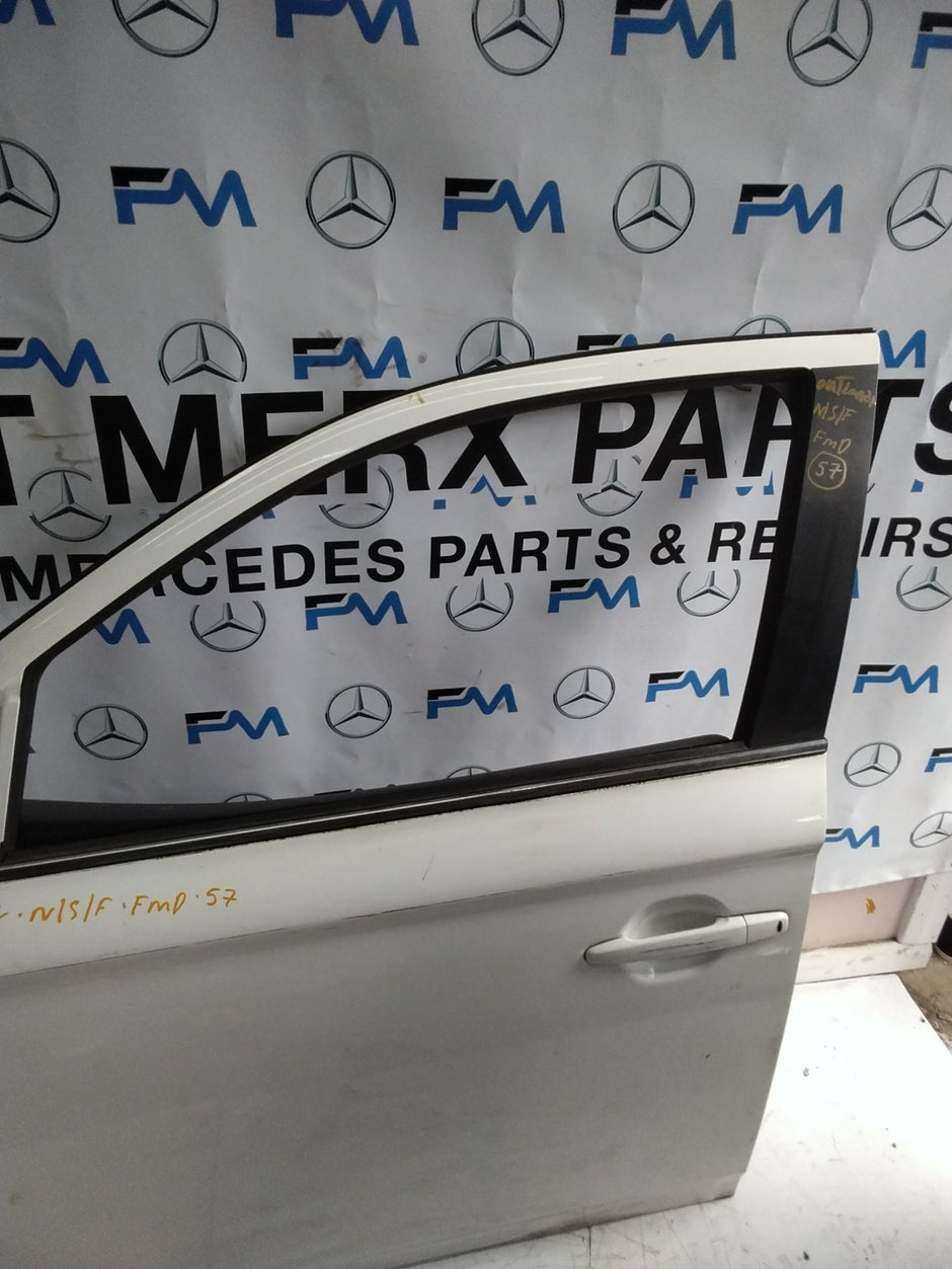 MITSUBISHI OUTLANDER PASSENGER SIDE FRONT DOOR N/S/F COMPLETE WHITE FMD57