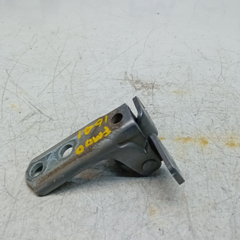 MITSUBISHI OUTLANDER MK3  FRONT DOOR HINGE PANEL E1 A046834 FM001641