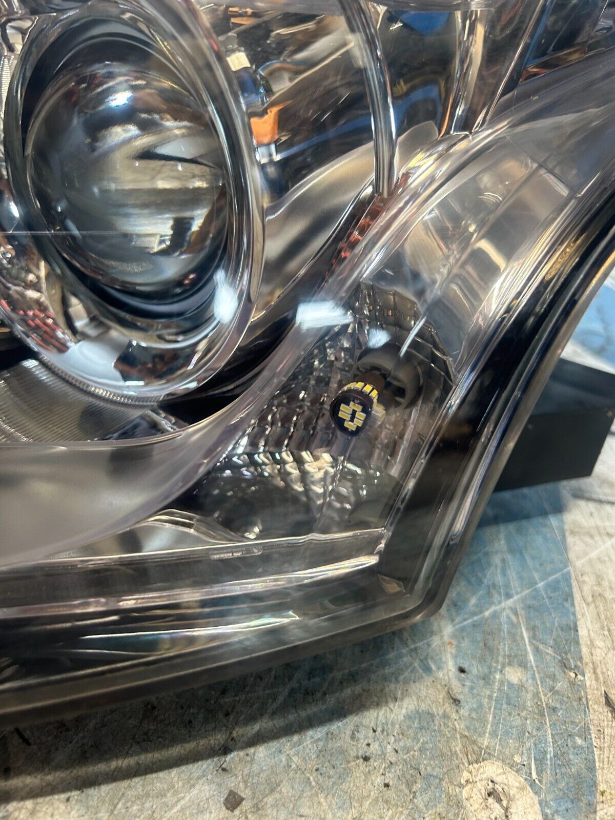 MITSUBISHI OUTLANDER 2012-2015 HEADLIGHT  PASSANGER SIDE LEFT FMH9