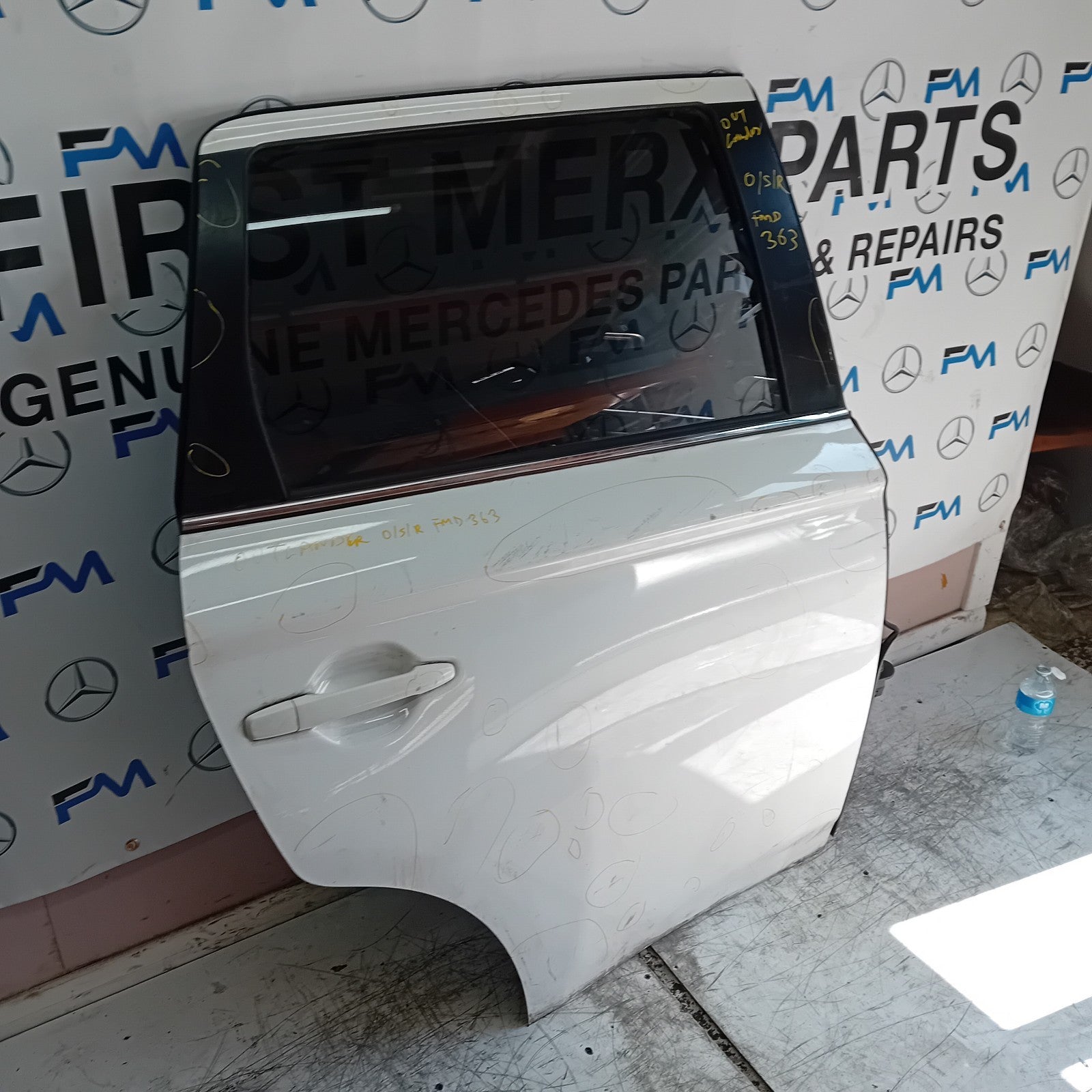 MITSUBISHI OUTLANDER MK3 DRIVER REAR DOOR OSR 2013 WHITE COMPLETE FMD363
