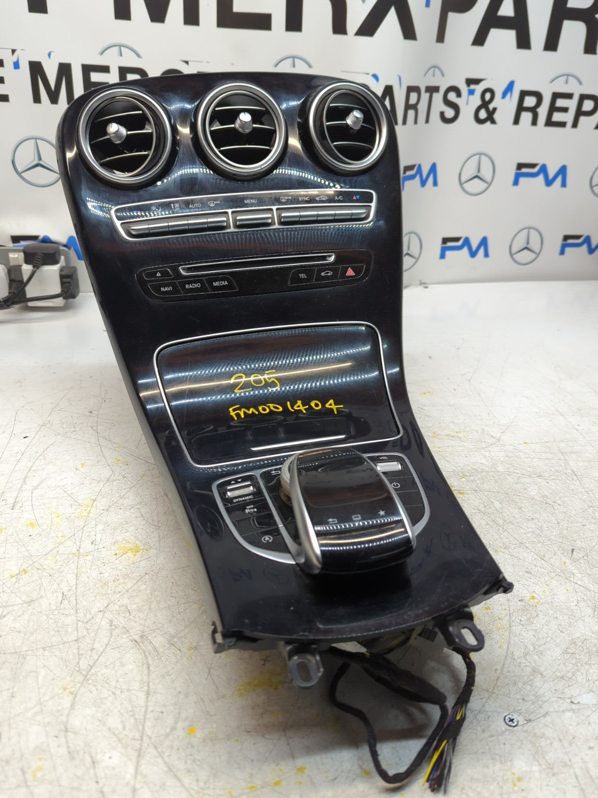  MERCEDES E-CLASS W205 CENTRE CONSOLE + 3 AIR VENT A2054402032 FM001404