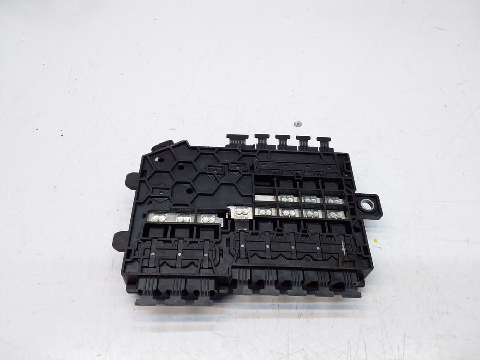 Mercedes C-Class W205 Front Inboard Fuxebox Module Unit A2055402850 FM00357