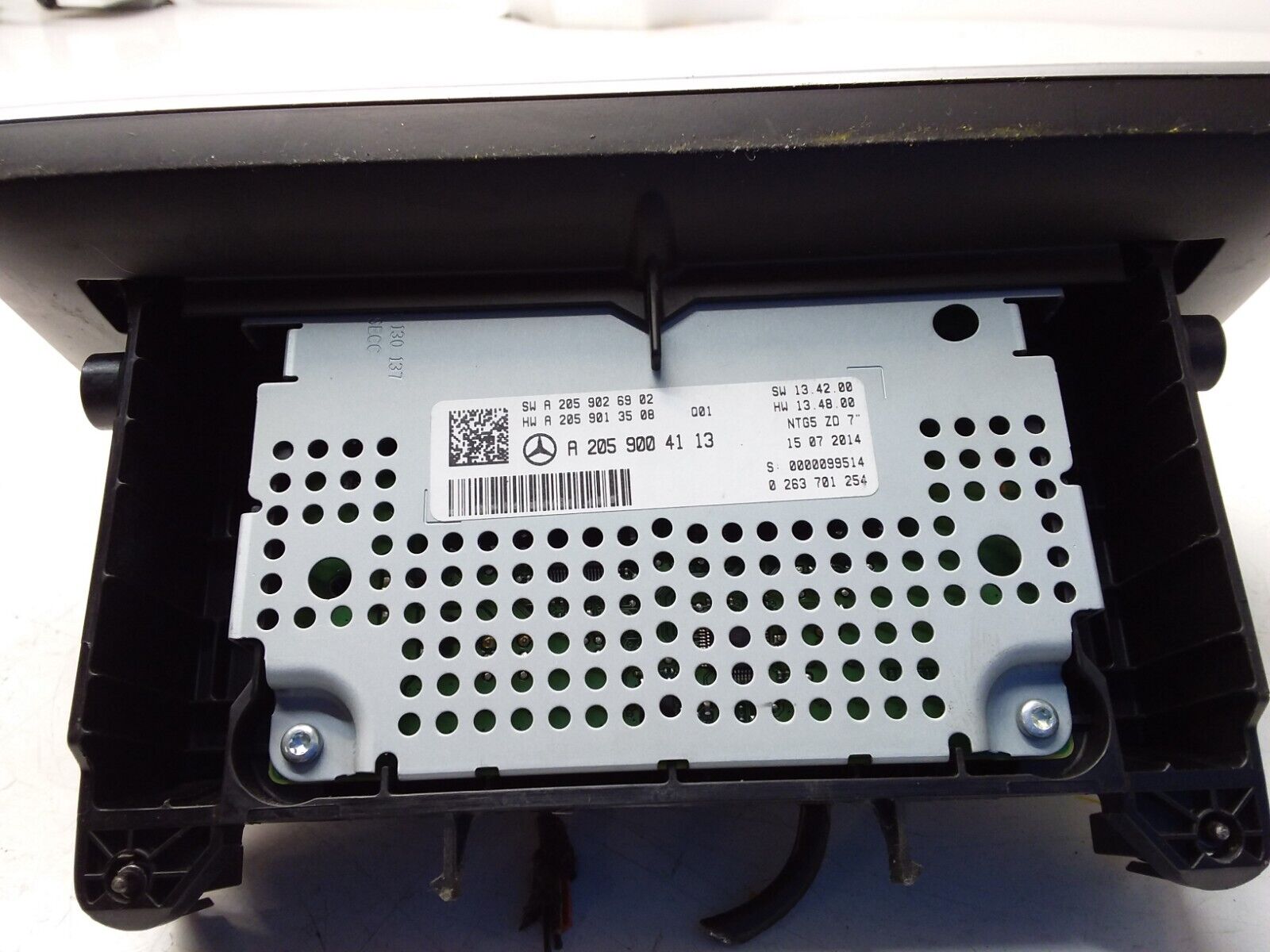 MERCEDES C-CLASS W205 2014 SAT NAV MULTIMEDIA SCREEN A2059004113 FM00687