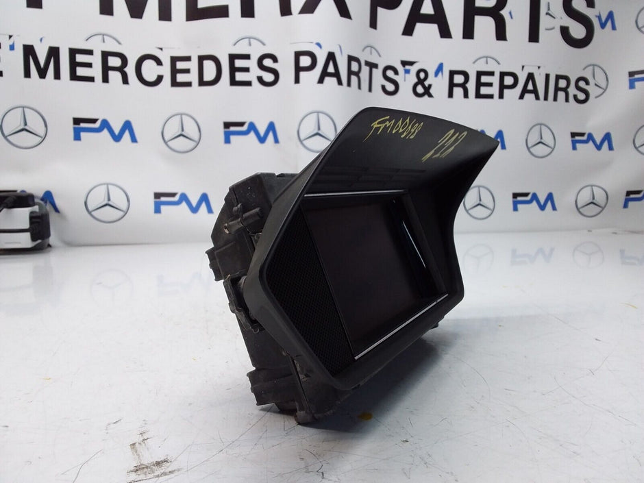 MERCEDES E-CLASS W212 2012 SAT NAV MULTIMEDIA SCREEN A2129004307 FM00698