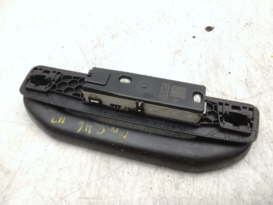  MERCEDES CLA W117 REAR RIGHT GRAB HANDLE AND LIGHT A0009064805 FMR46