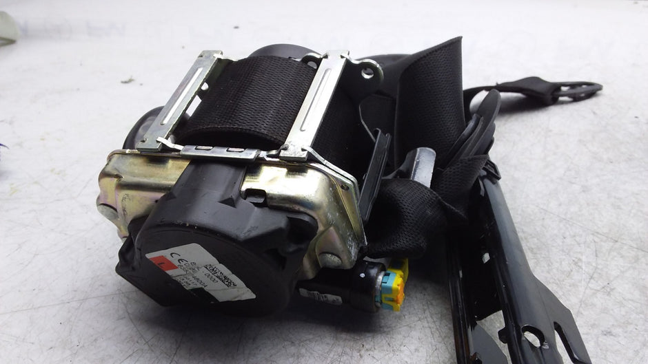  MERCEDES C-CLS W205 SEAT BELT FRONT LEFT PASSENGER SIDE NSF A2058600185 FMS515
