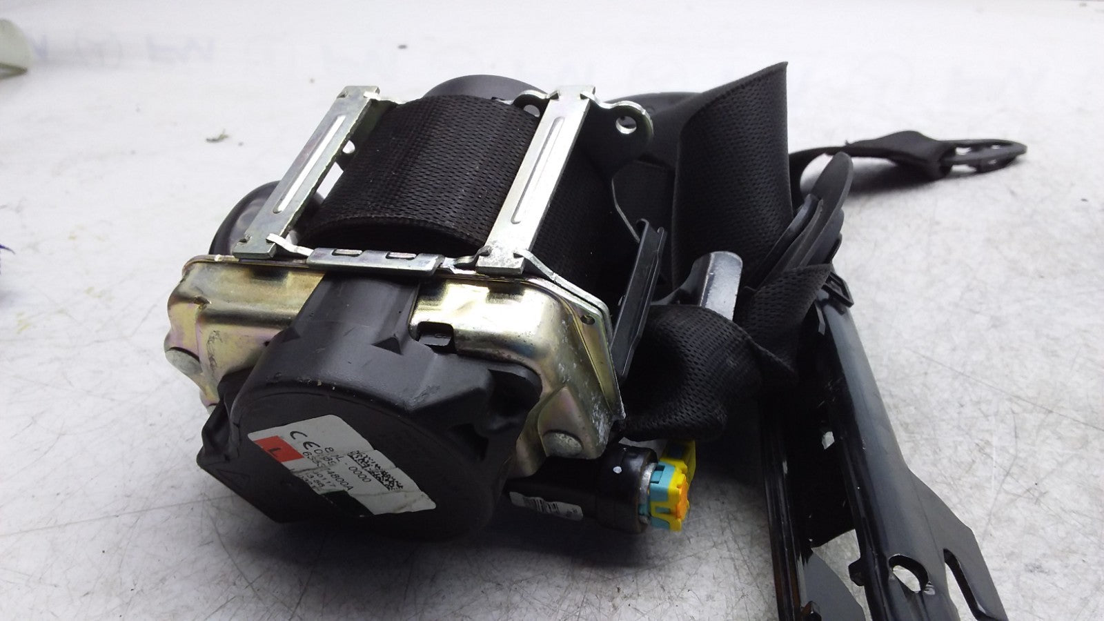  MERCEDES C-CLS W205 SEAT BELT FRONT LEFT PASSENGER SIDE NSF A2058600185 FMS515