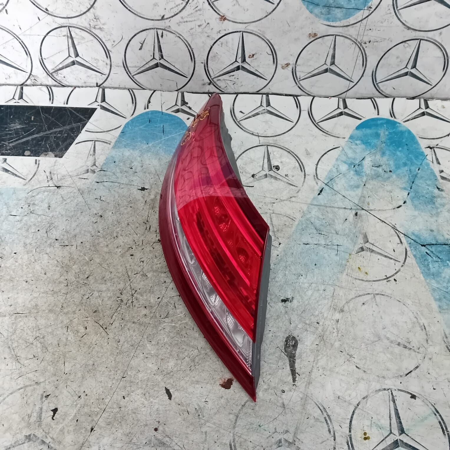 MERCEDES BENZ C-CLASS COUPE W205 PASSENGER SIDE REAR TAIL LIGHT A2059066300