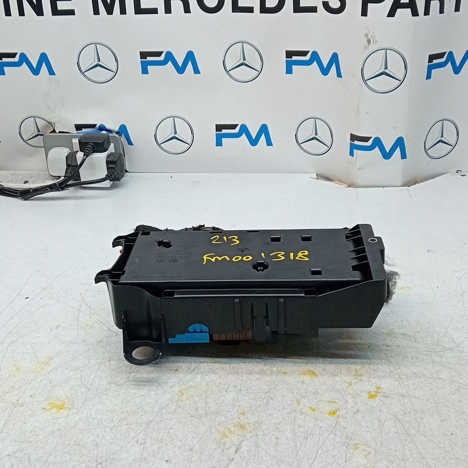 MERCEDES BENZ  E-CLASS  W213 FUSE RELAY JUNCTION BOX 2016  FM001318