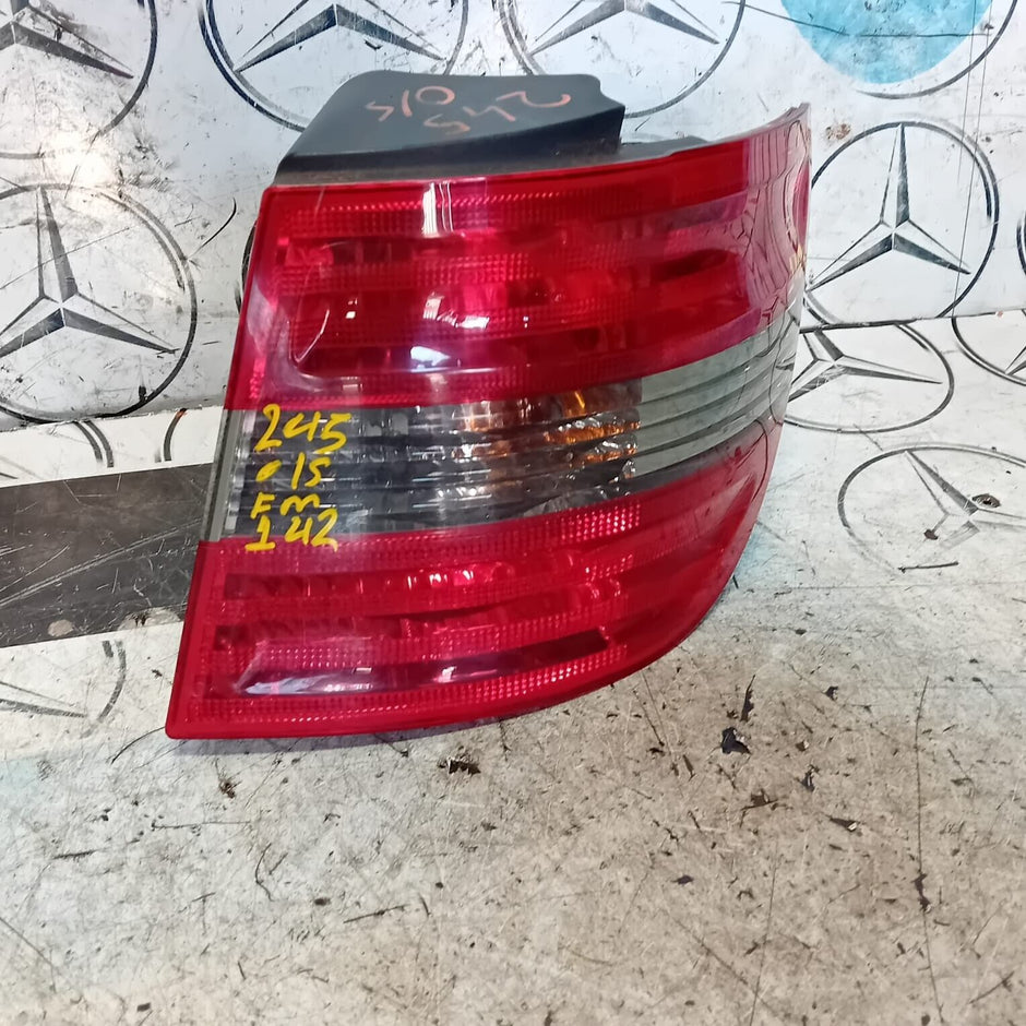 MERCEDES BENZ  B-CLASS W245  2005-2011 DRIVER SIDE ( OFF SIDE )  TAIL LIGHT