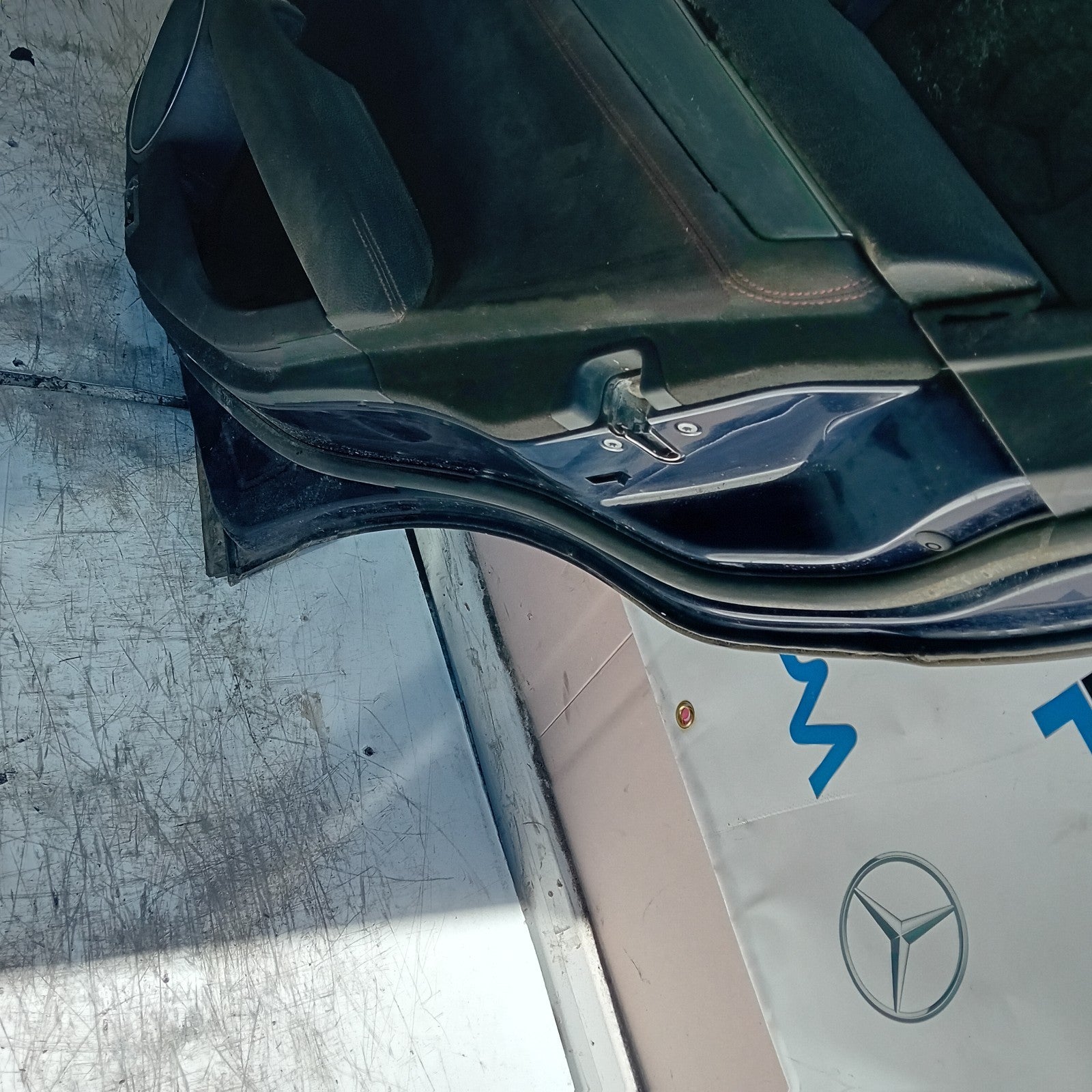 MERCEDES C-CLASS W204 SLN DRIVER REAR DOOR OSR BLUE 2008-14 COMPLETE FMD458