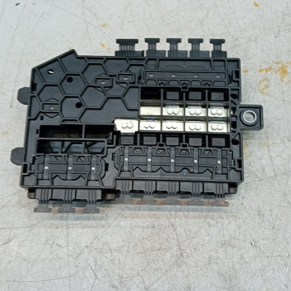 MERCEDES BENZ  E-CLASS  W213 FUSE RELAY JUNCTION BOX  A2135406200  FM001269