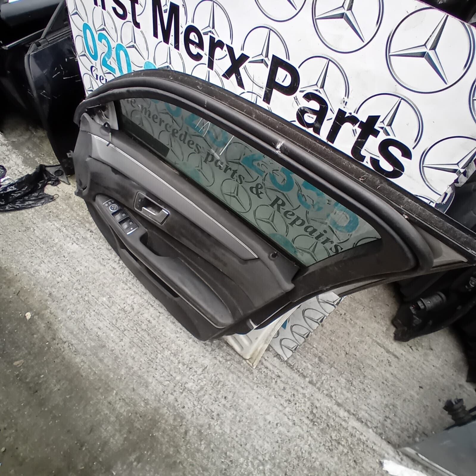 MERCEDES BENZ E-CLASS W212 DRIVER SIDE FRONT DOOR ( OFF SIDE FRONT )