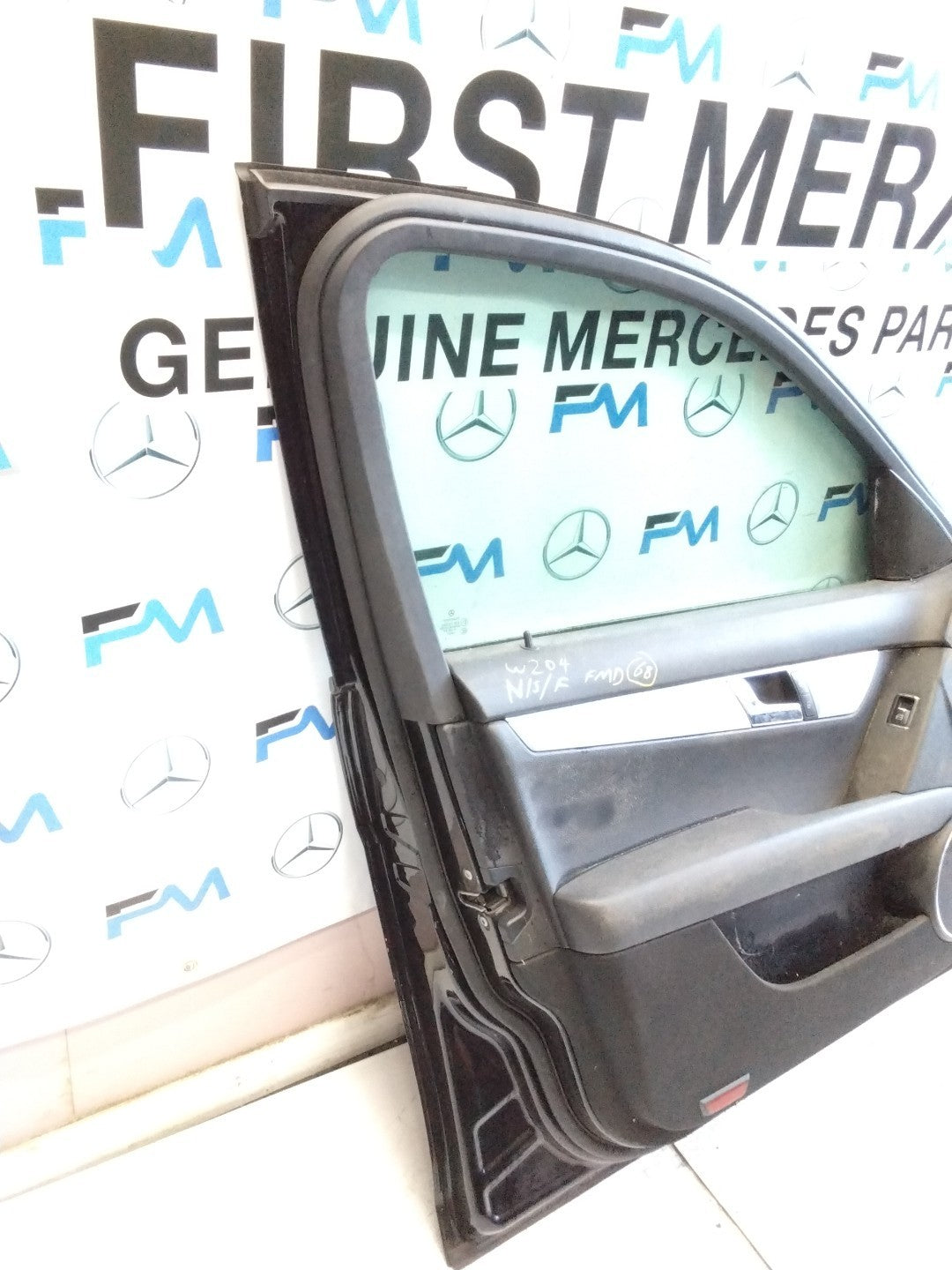 MERCEDES BENZ C-CLASS W204 PASSENGER SIDE FRONT DOOR N/S/F COMPLETE BLACK FMD68