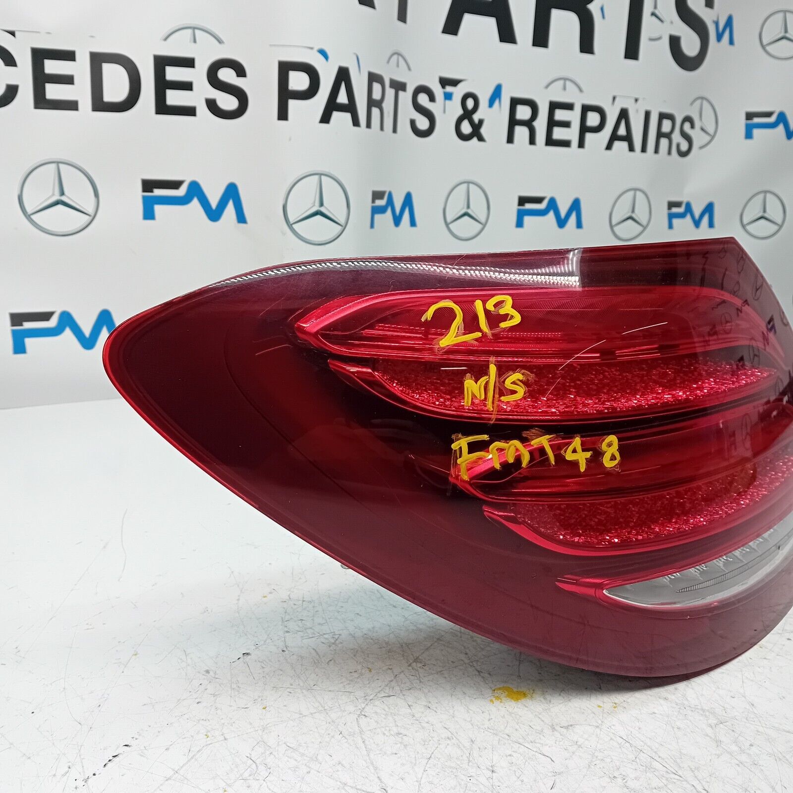 MERCEDES E-CLASS W213 2017 REAR PASSENGER N/S TAIL LIGHT A2139067700 FMT48
