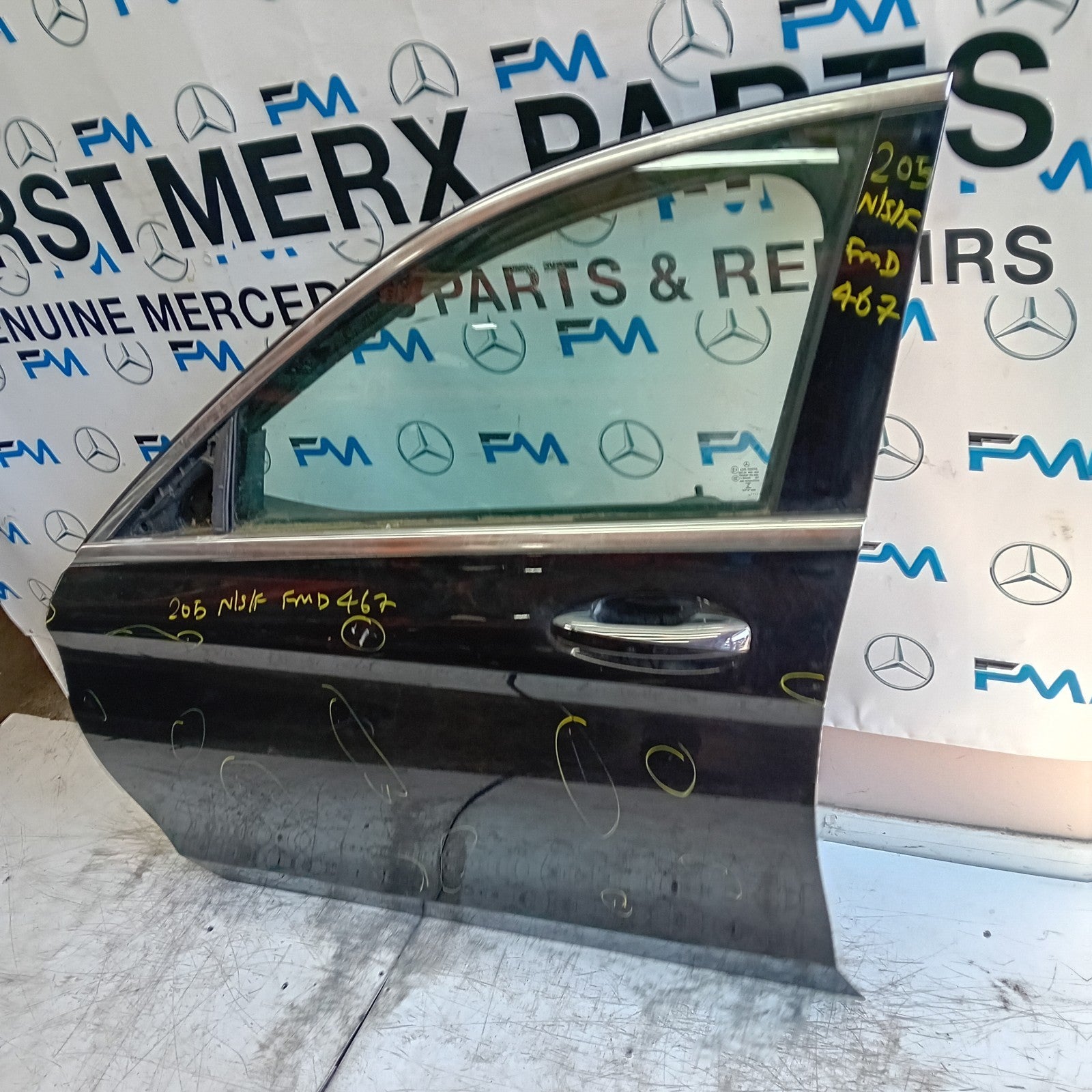 MERCEDES C-CLASS W205 PASSENGER FRONT DOOR NSF BLACK 2014 ON COMPLETE FMD467