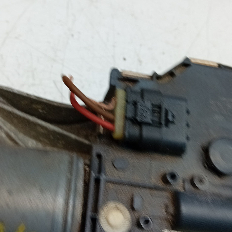 MERCEDES BENZ C-CLASS W204 WIPER MOTOR FRONT AND LINKAGE A2048201140 FM001601
