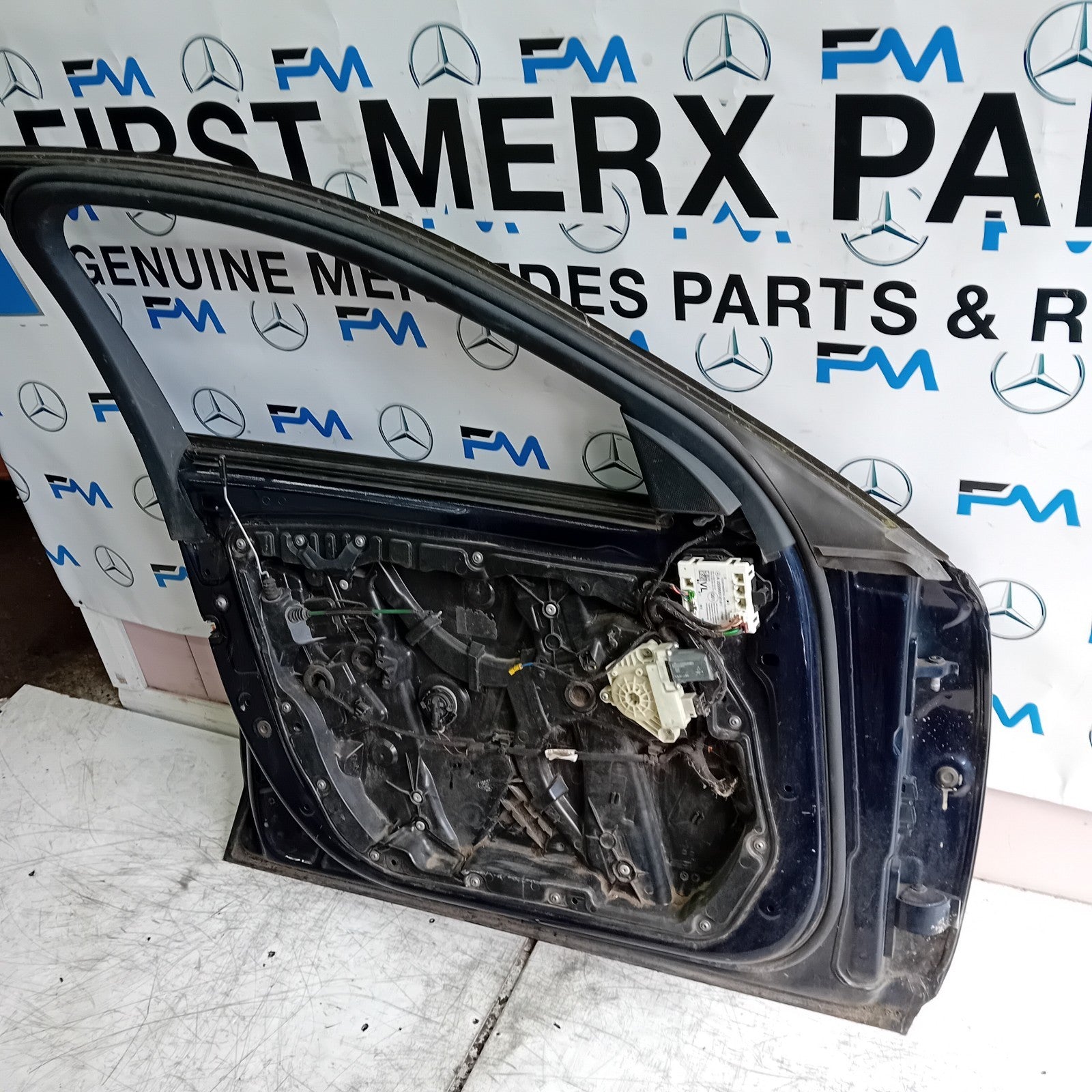 MERCEDES C-CLASS W205 PASSENGER FRONT DOOR NSF BLUE 2014 ON FMD230