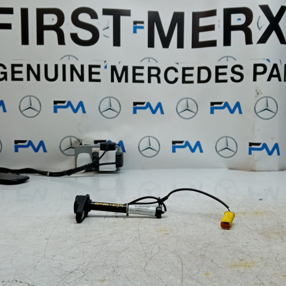 MERCEDES E CLASS W213 BONNET PEDESTRIAN ACTUATOR A2139062201 2017 FM001439