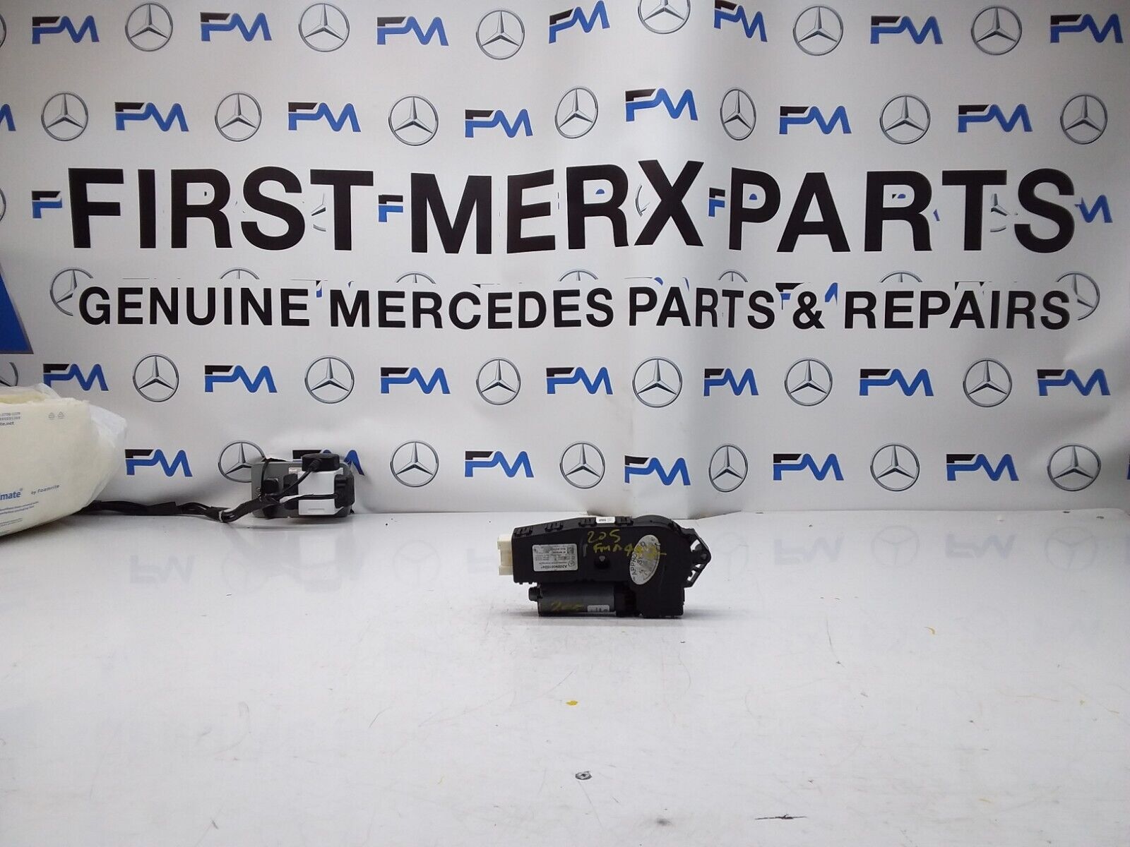 Mercedes C-CLASS W205 Sunroof Motor Regulator  A2059001024 FM00447