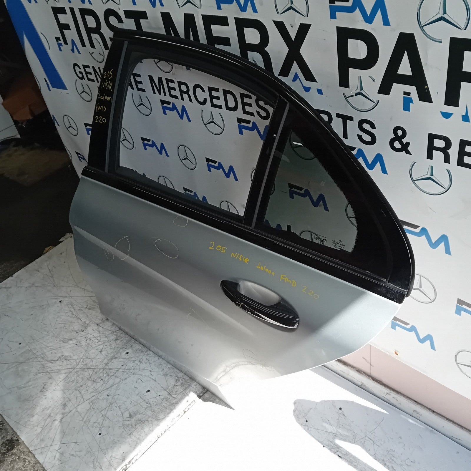 MERCEDES C-CLASS W205 SLN PASSENGER REAR DOOR NSR SILVER 2014 ON COMPLETE FMD220