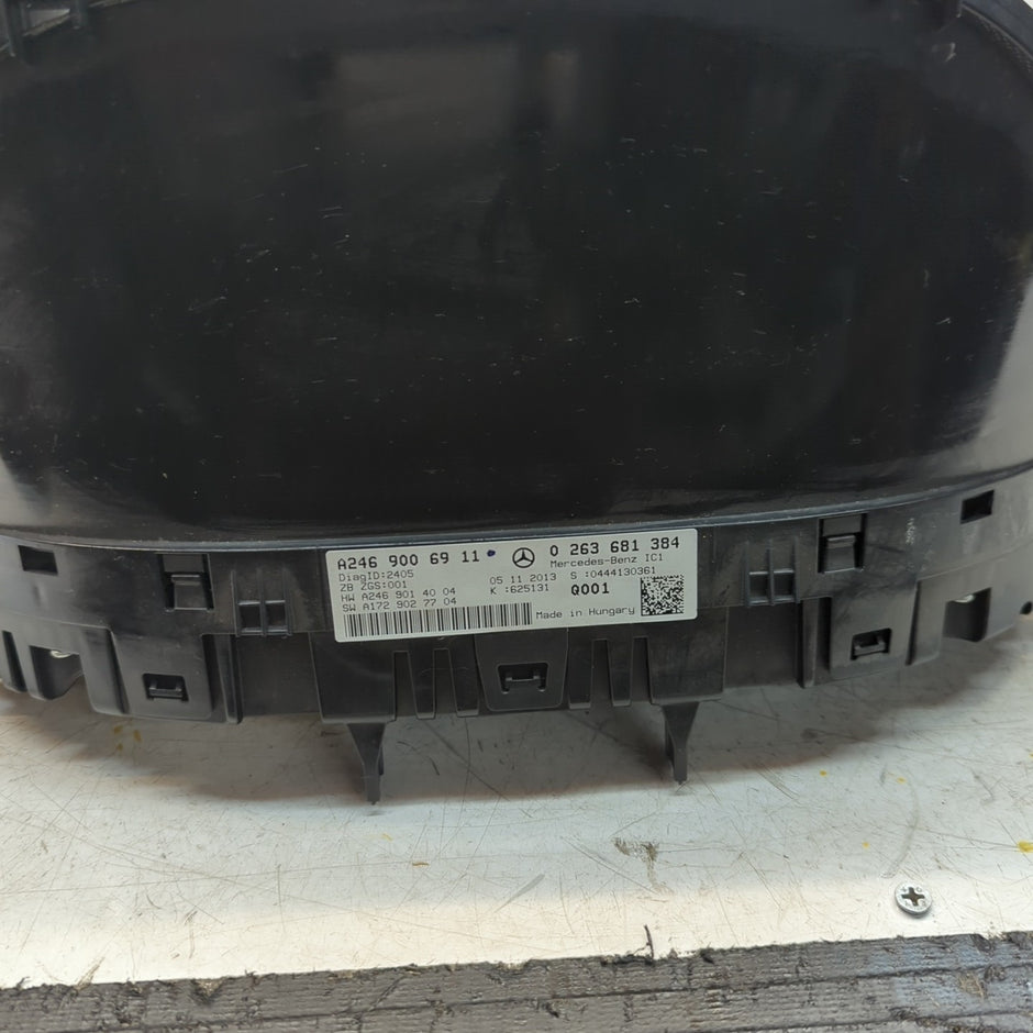 MERCEDES B-CLASS W246 SPEEDOMETER INSTRUMENT CLUSTER BLACK A2469006911 FM001357