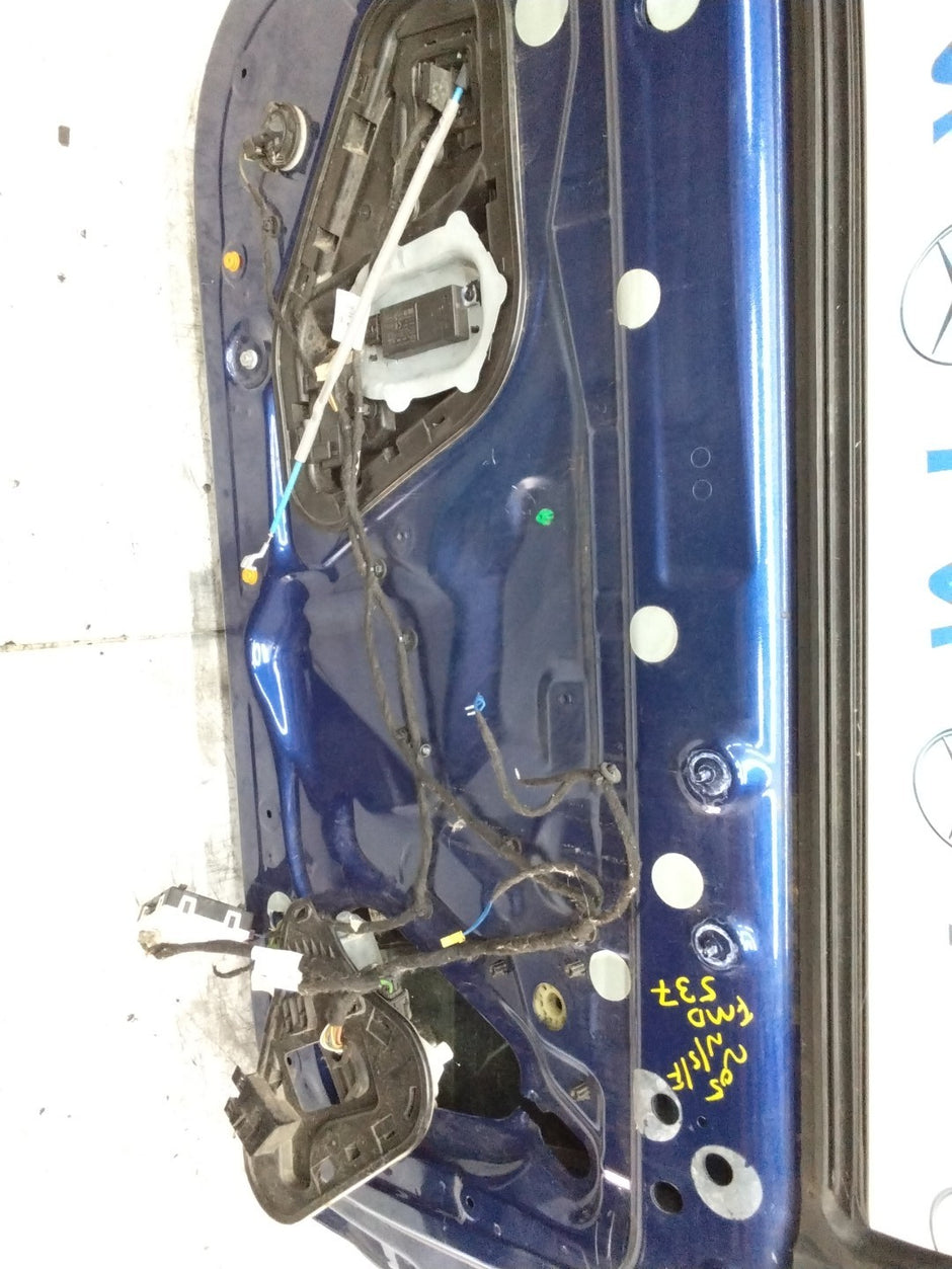 MERCEDES BENZ C-CLASS W205  PASSENGER FRONT DOOR NSF BLUE 2015-21  FMD537