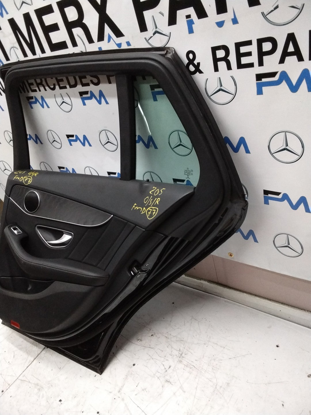 MERCEDES BENZ C-CLASS W205 DRIVER SIDE REAR DOOR O/S/R COMPLETE BLACK FMD77