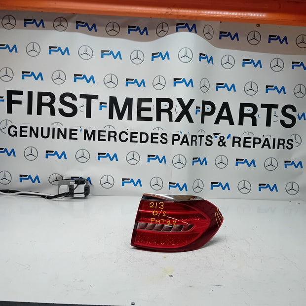 MERCEDES E-CLASS W213 2016 REAR DRIVER O/S TAIL LIGHT FMT49. (DAMAGED)