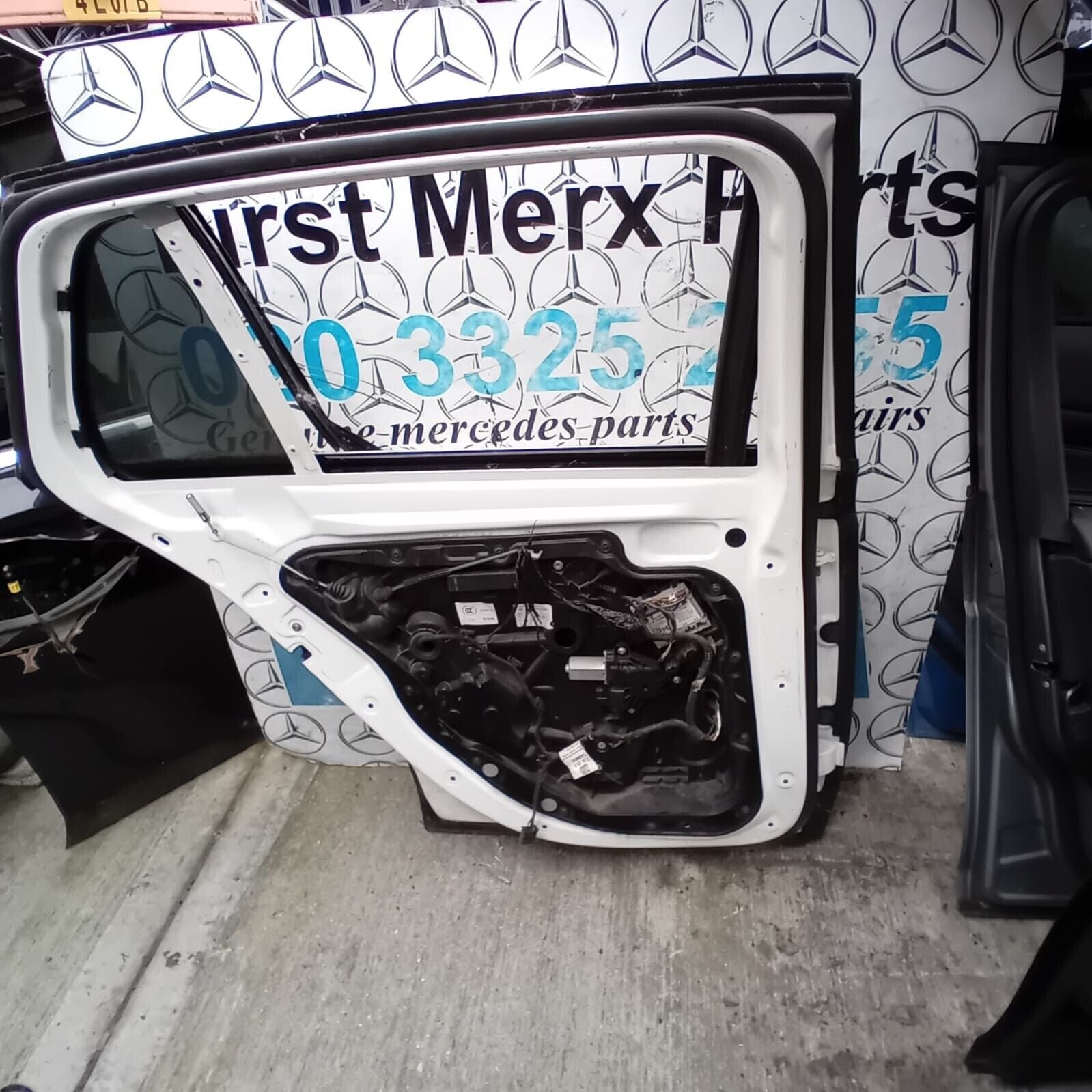 MERCEDES BENZ E-CLASS  W213  PASSENGER SIDE REAR DOOR ( NEAR SIDE REAR )