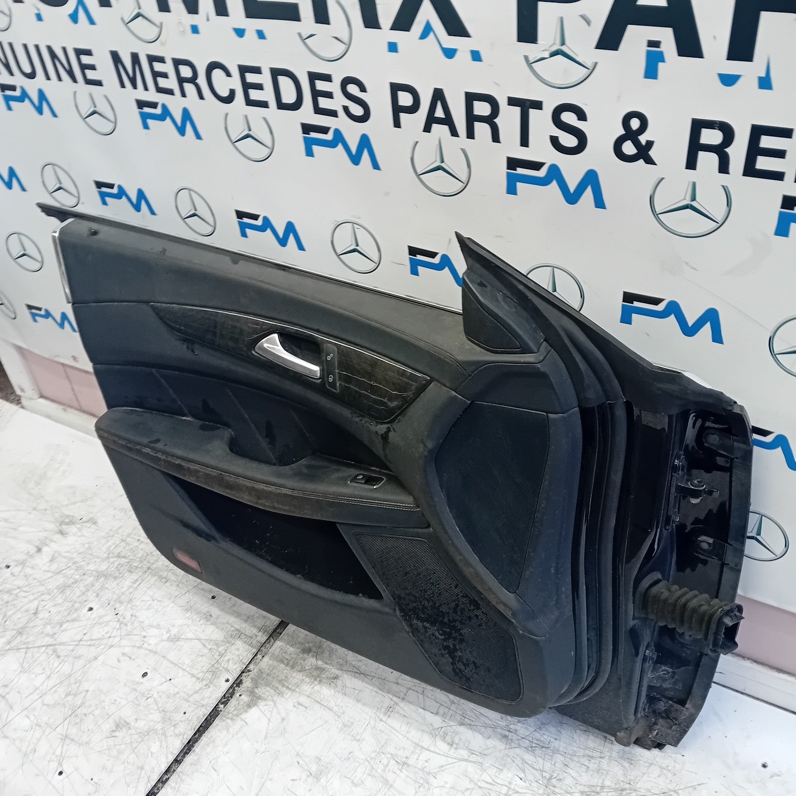 MERCEDES CLS W218 COUPE PASSENGER FRONT DOOR N/S/F BLACK 2011-17 COMPLETE FMD160