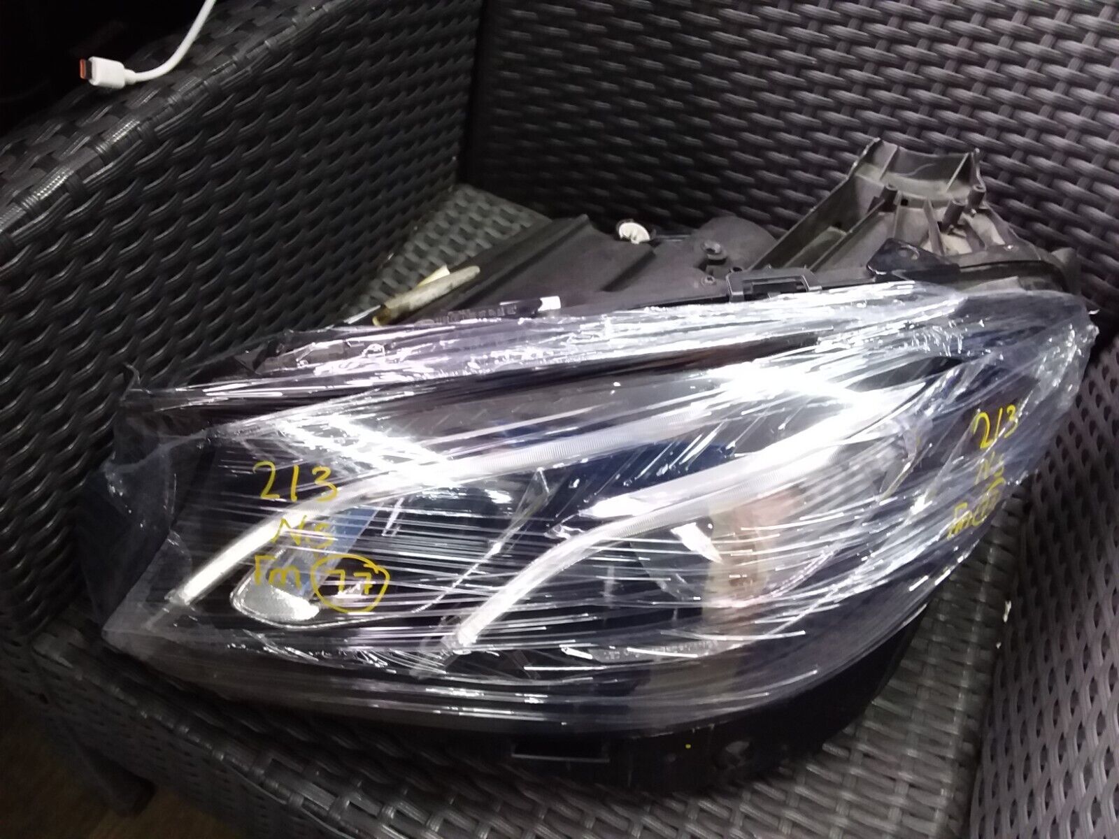 MERCEDES E CLASS W213 2016-2021 PASSENGER SIDE LED HEADLIGHT A2139064104 FM77