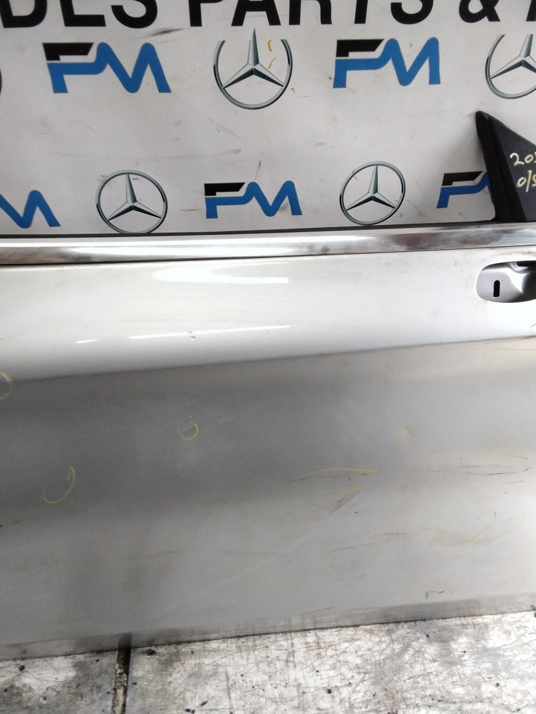 MERCEDES BENZ  C-CLS W205 DRIVER FRONT DOOR OSF SILVER 2014-21  FMD598