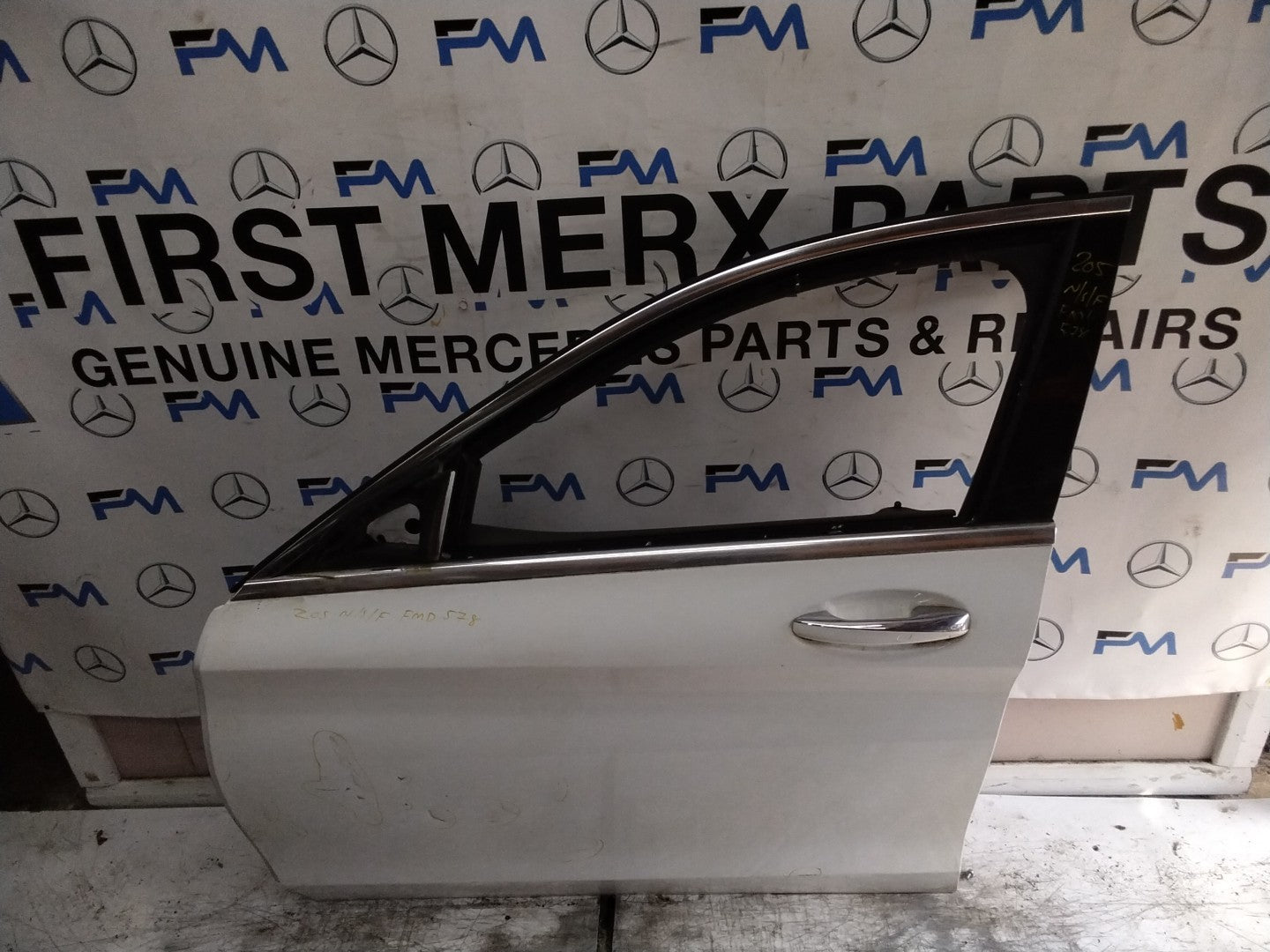 MERCEDES C-CLS W205 SLN PASSENGER FRONT DOOR NSF WHITE 2014-21 COMPLETE FMD578