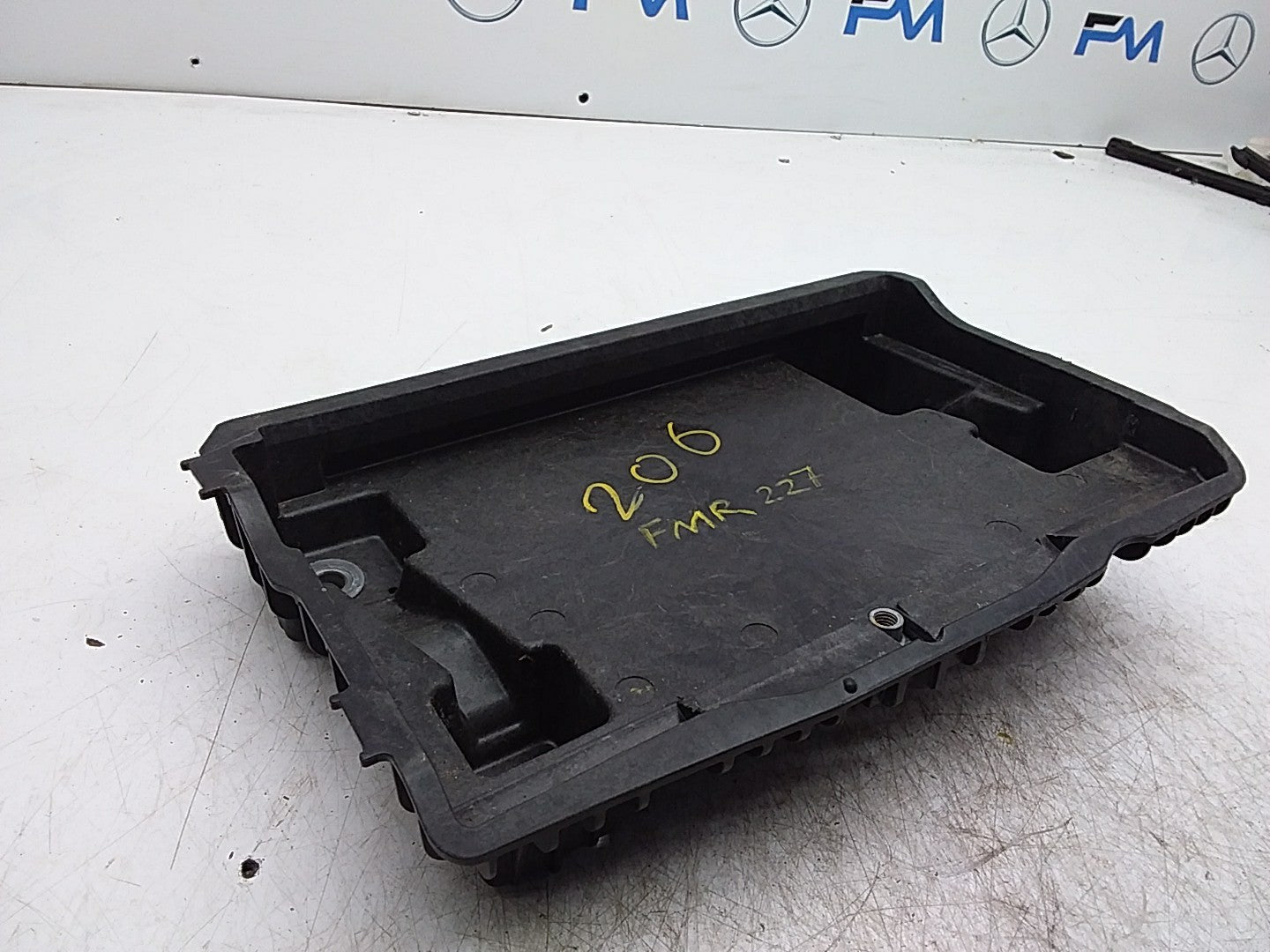 MERCEDES C-CLS W206 BATTERY HOLDER TRAY A2066206400 FMR227
