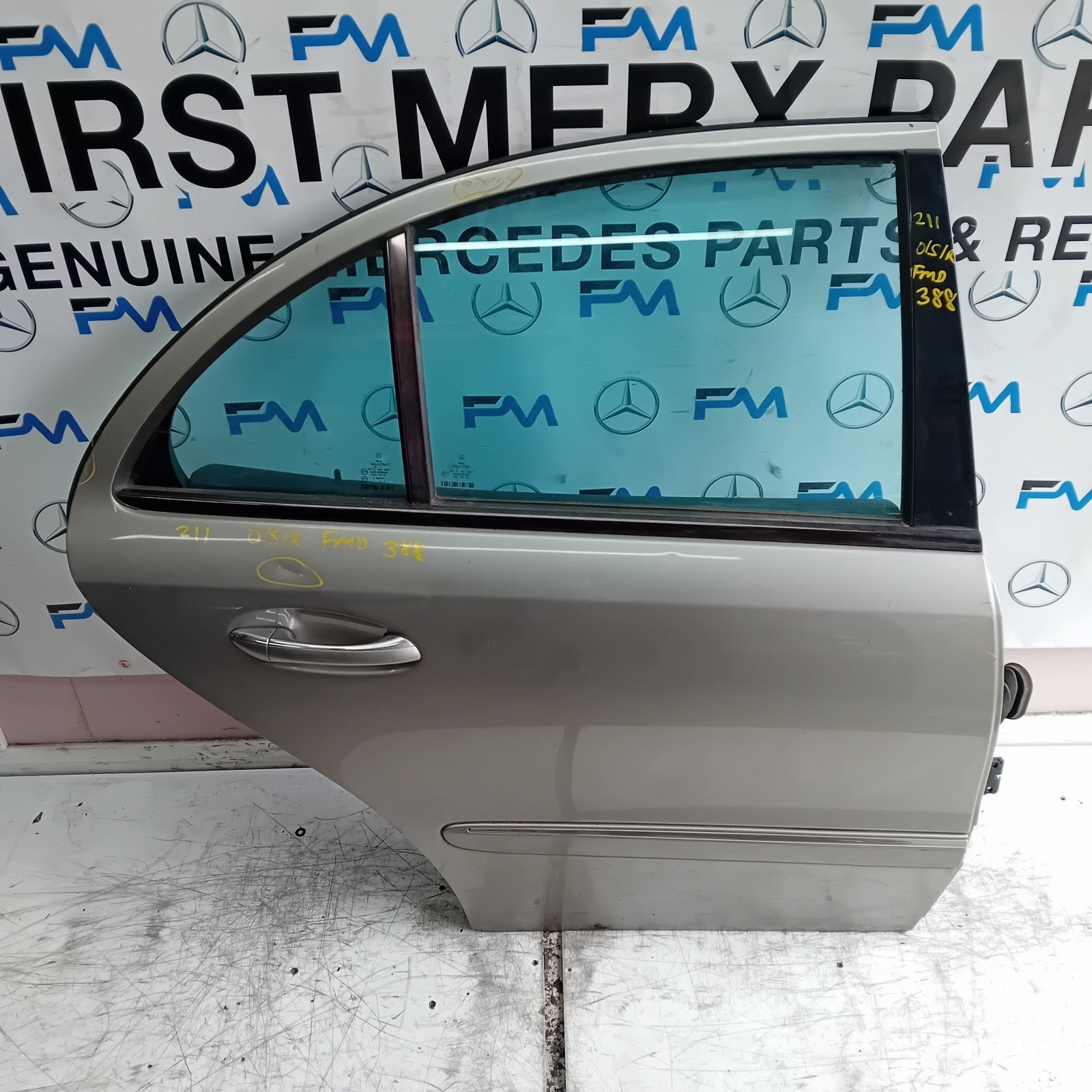 MERCEDES E-CLASS W211 DRIVER REAR DOOR OSR  2003-09 COMPLETE FMD388