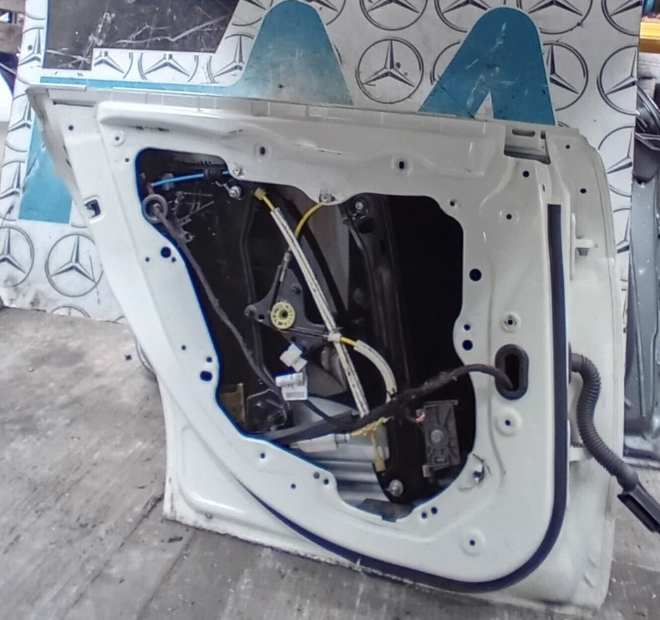MERCEDES BENZ CLA  W117  PASSENGER SIDE REAR DOOR ( NEAR SIDE REAR )