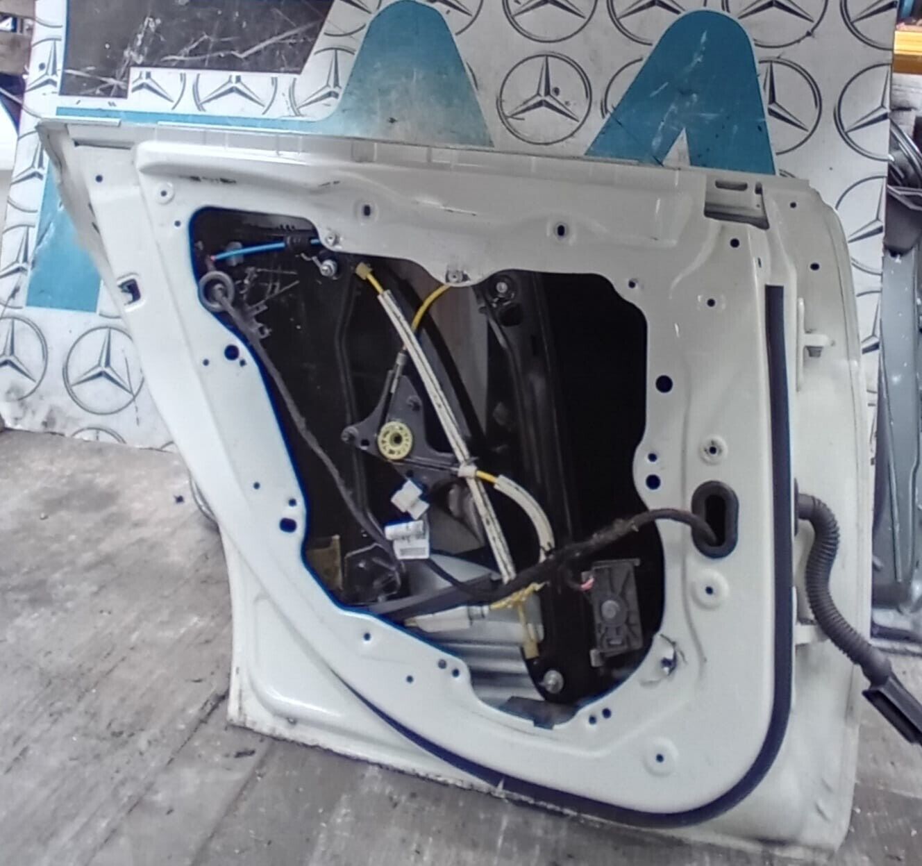 MERCEDES BENZ CLA  W117  PASSENGER SIDE REAR DOOR ( NEAR SIDE REAR )