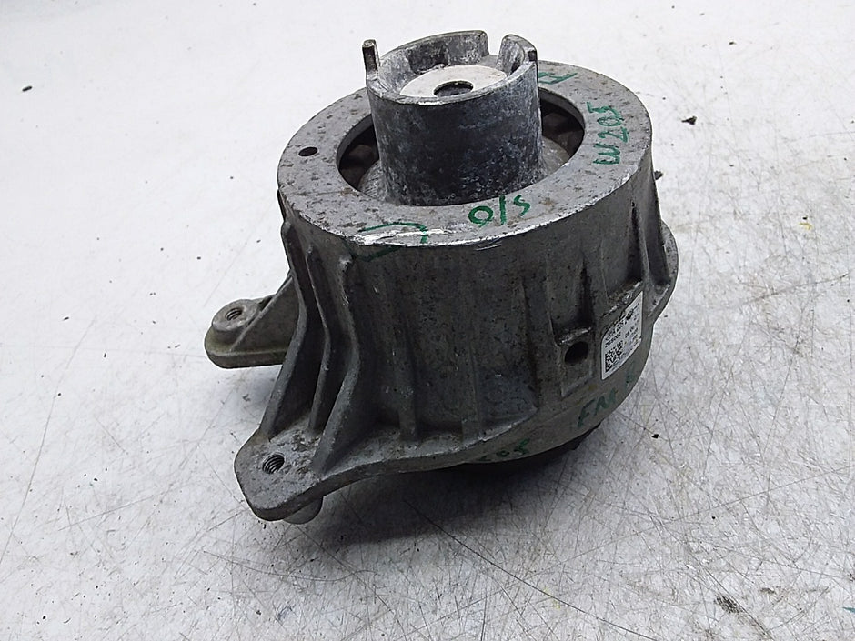 MERCEDES BENZ C-CLASS  W205  ENGINE MOUNT RIGHT OS A2052406717 FMR346