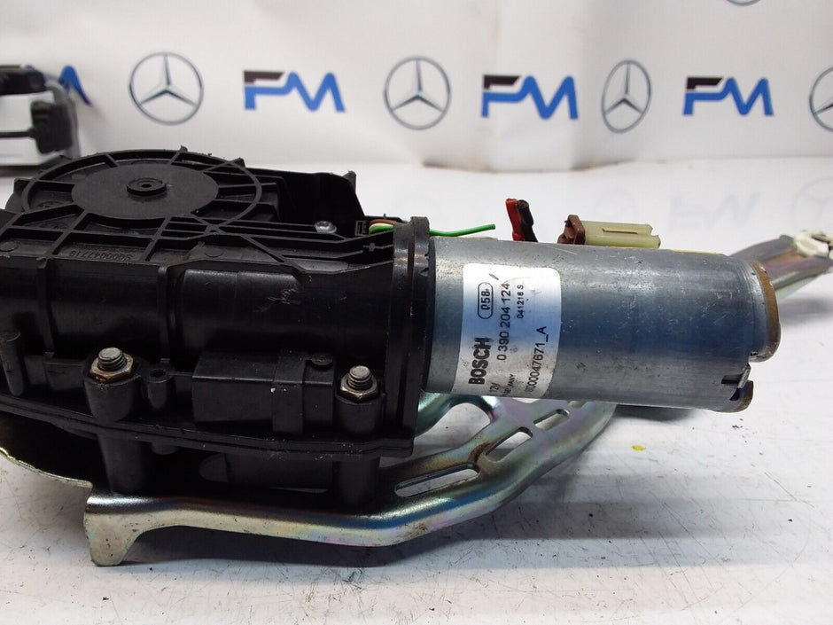 Mercedes C-CLASS W205 TAILGATE LIFT SOFT CLOSE 0390204 124 FM00602