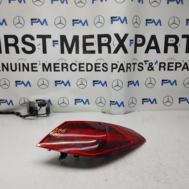 MERCEDES-BENZ C CLASS DRIVER TAIL LIGHT RIGHT Saloon 22-24 A2069068901 FMT12