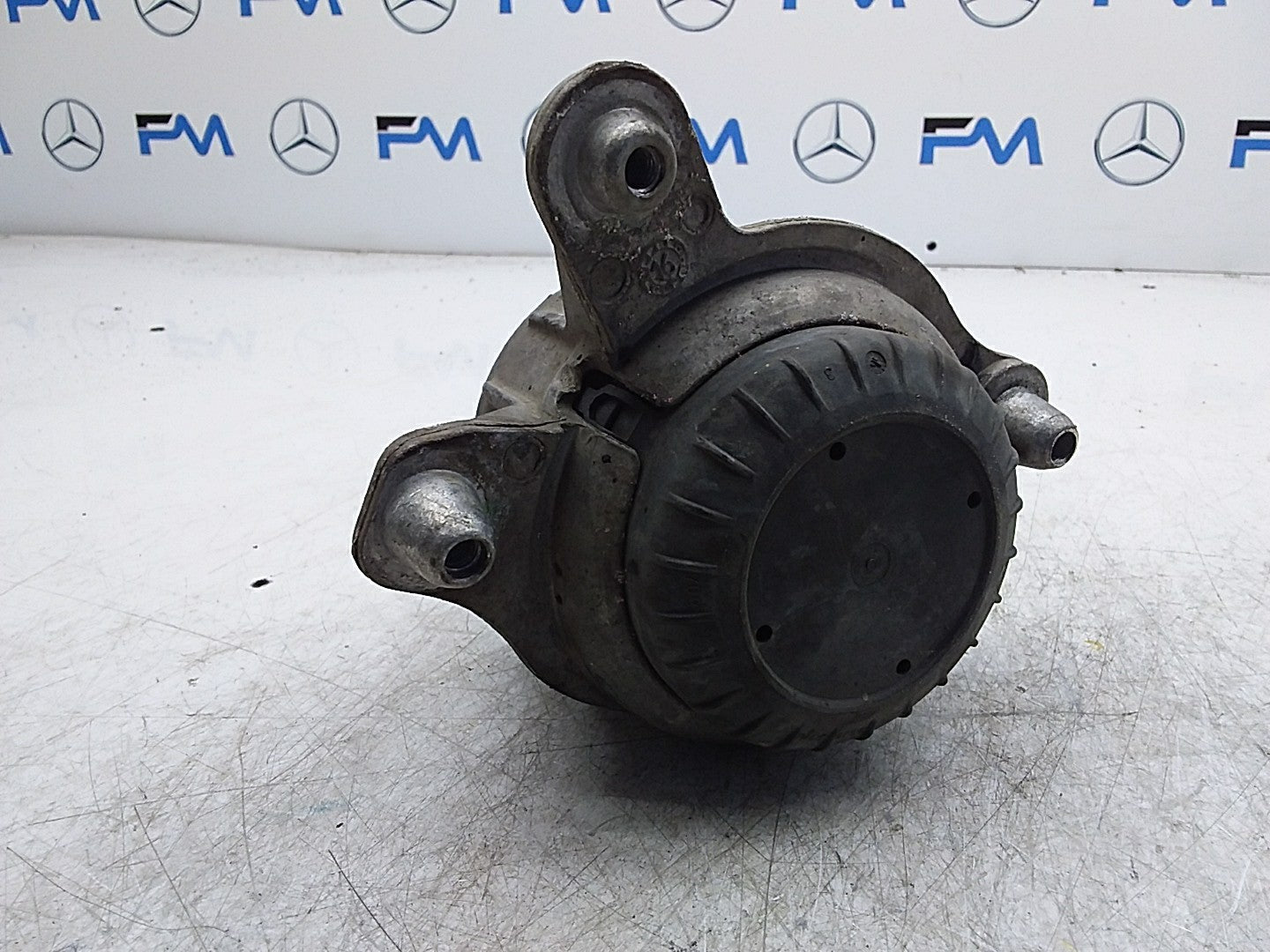 MERCEDES BENZ  E-CLASS  W213  ENGINE MOUNT LEFT NS A2132400500 FMR355